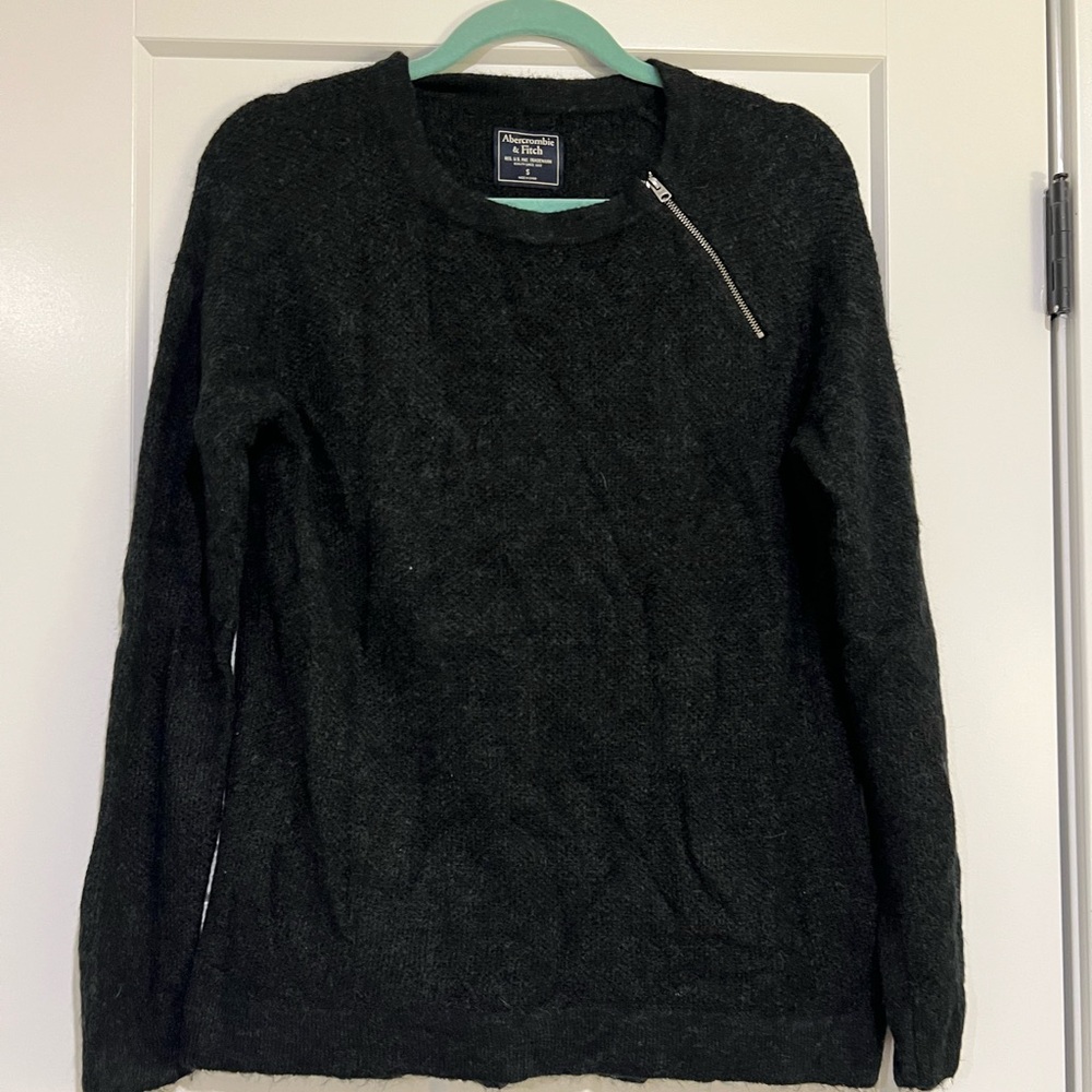 Abercrombie & Fitch Dark Sweater with Zipper Accent